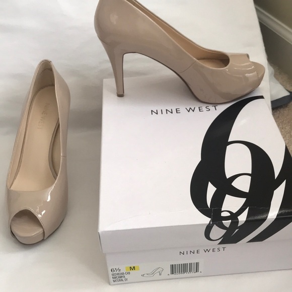 Nine West gently used- nude and black - Picture 1 of 3